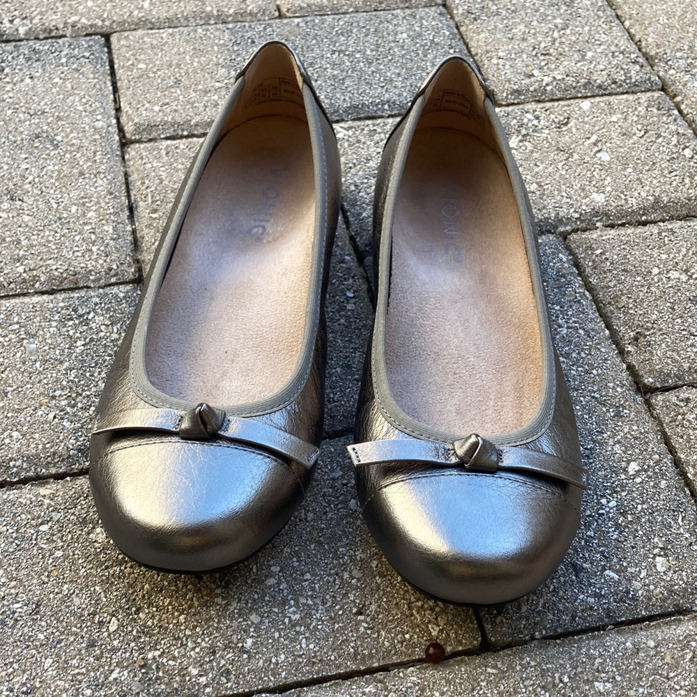 Vionic Pewter Ballet Flats
